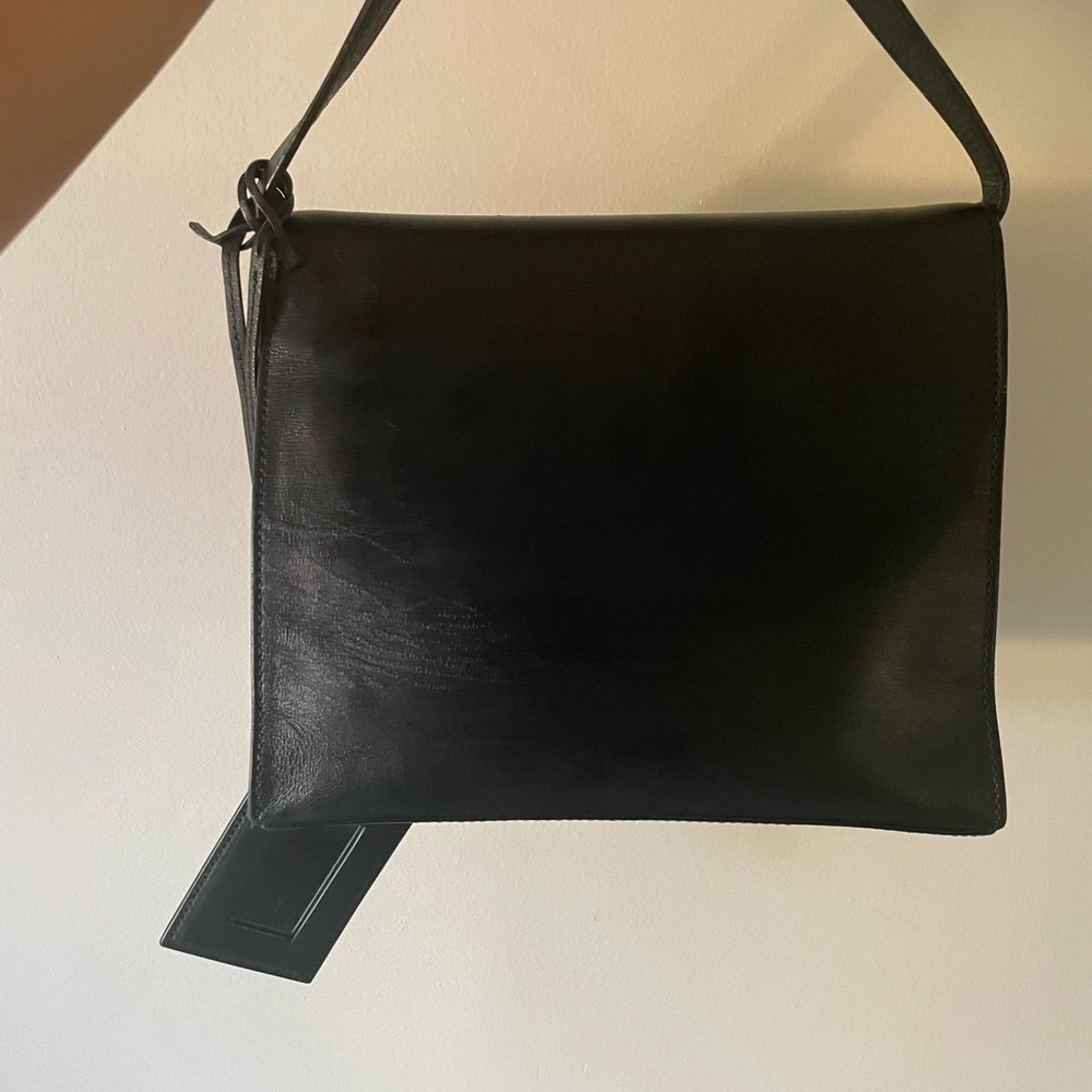 Balenciaga Black Leather Bag with Gold Zipper - Picture 2 of 7
